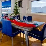 Deluxe Seaview