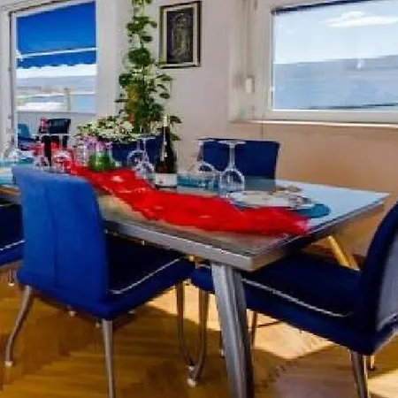 Deluxe Seaview