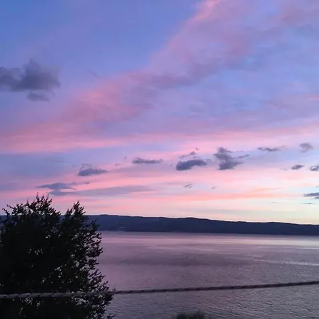 Deluxe Seaview