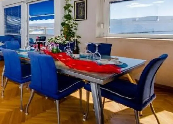 Deluxe Seaview